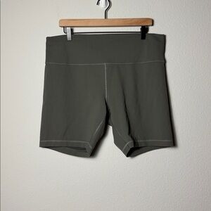 Lululemon Wunder Train High Rise Short 8" Grey Sage W7BH0S